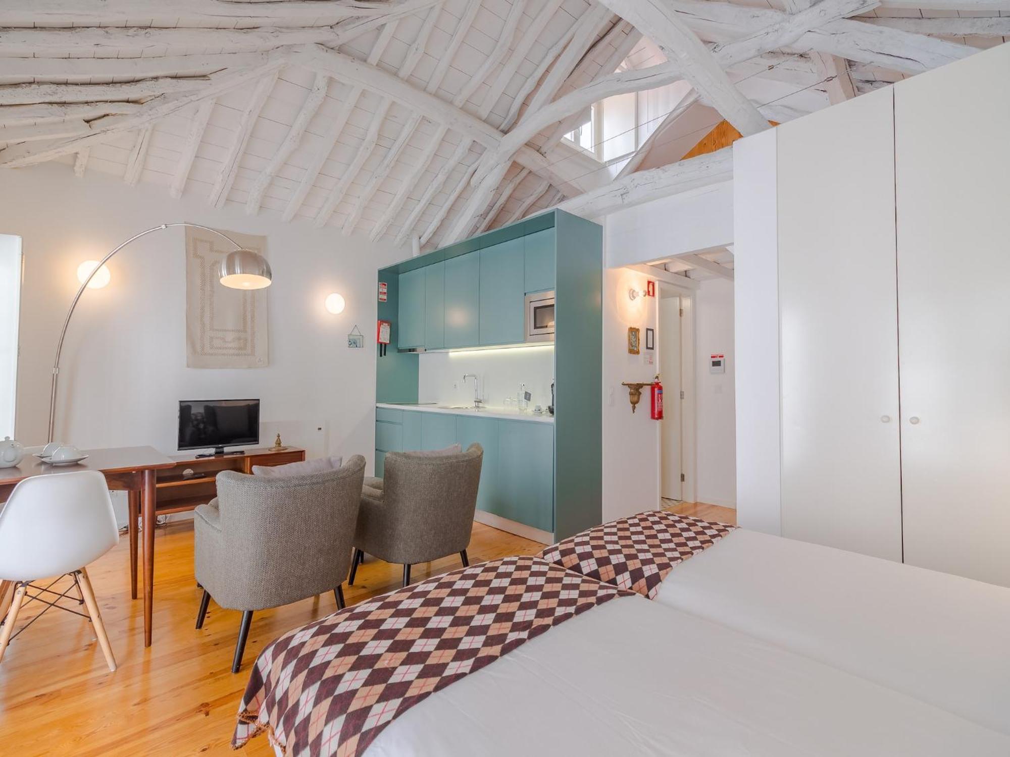 Apartment With Comfort & Convenience *